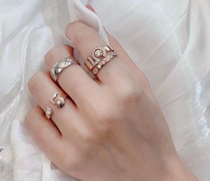 Ch**el rings
